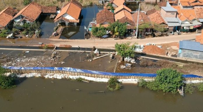 bantuan untuk korban banjir rob di kota pekalongan